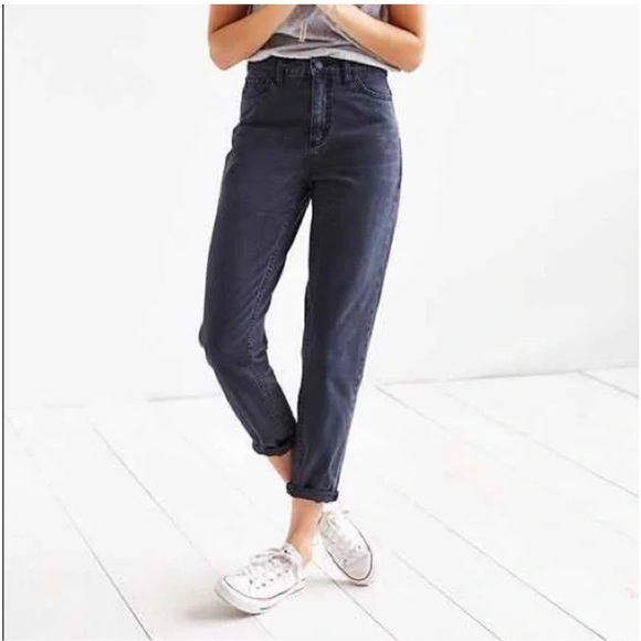 NWT BDG High-Waisted Mom Jean – Washed Black Denim - Picture 2 of 14